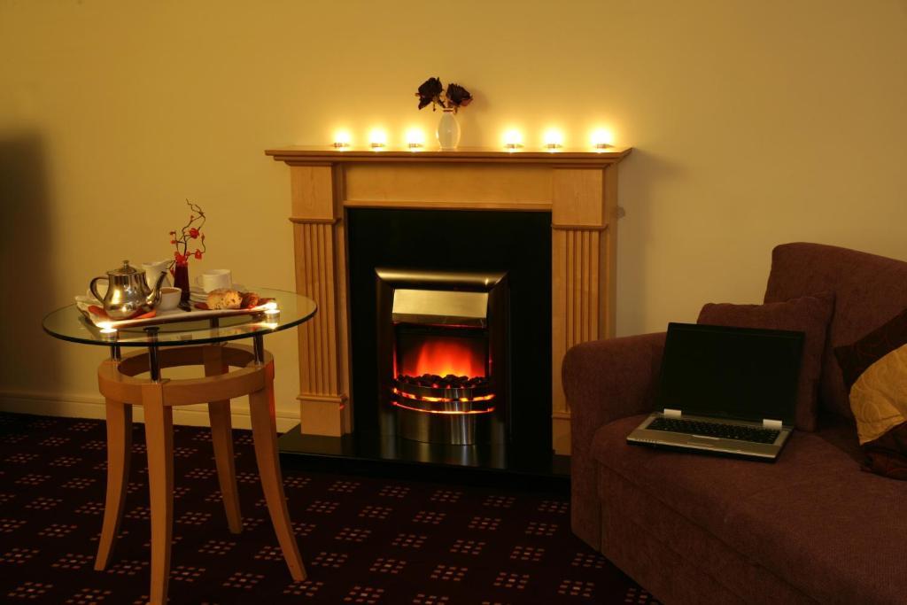 Bush Hotel County Leitrim ภายนอก รูปภาพ